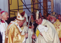 Papa Ioan Paul al II-lea în România. Dialogul catolic-ortodox la nouă secole de la Marea Schismă