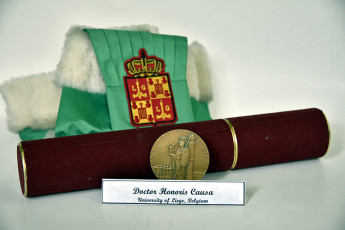 Diplomă și medalie Doctor Honoris Causa, din partea Universității din Liége, Belgia