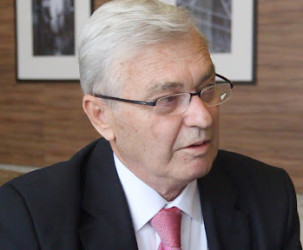 Rexhep Meidani, fost președinte al Albaniei, președintele Academiei Naționale de Științe a Albaniei