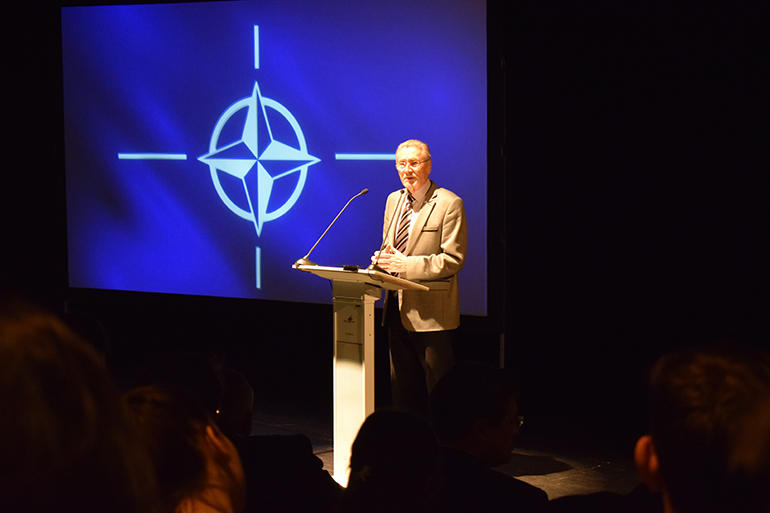 „Model NATO Conference” Diplomație culturală prin educație civică 