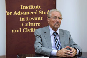 Prof. emerit Emil Constantinescu, președintele Institutului de Studii Avansate pentru Cultura și Civilizația Levantului